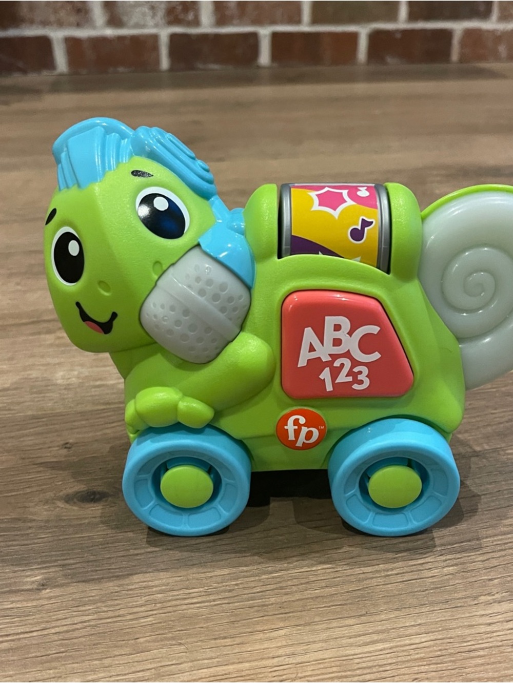 Fisher-Price Link Squad Crawl n Colors Chameleon Learning Toy with Music & Light